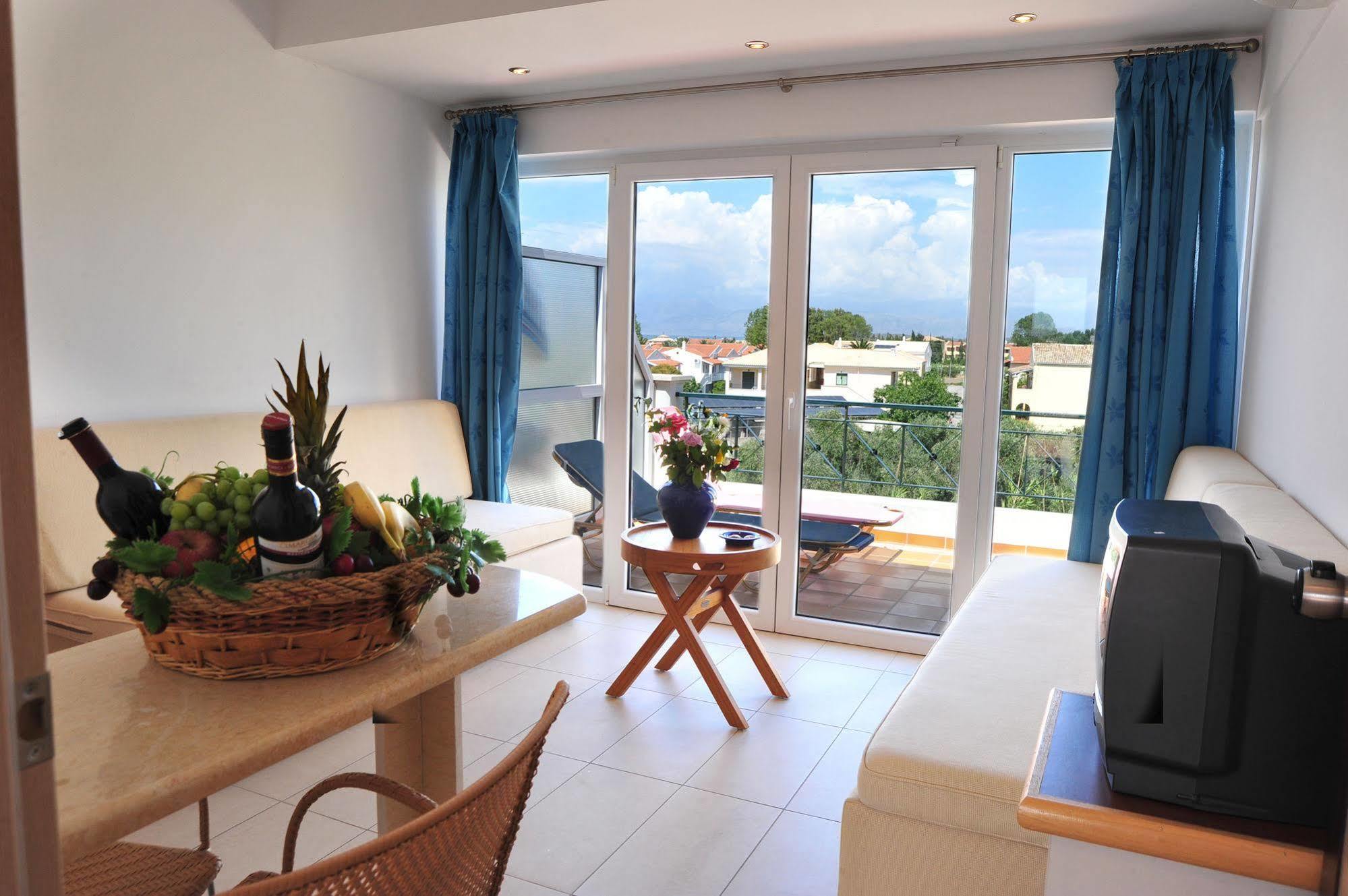 Ionian Princess Suites Hotel アカラヴィ エクステリア 写真